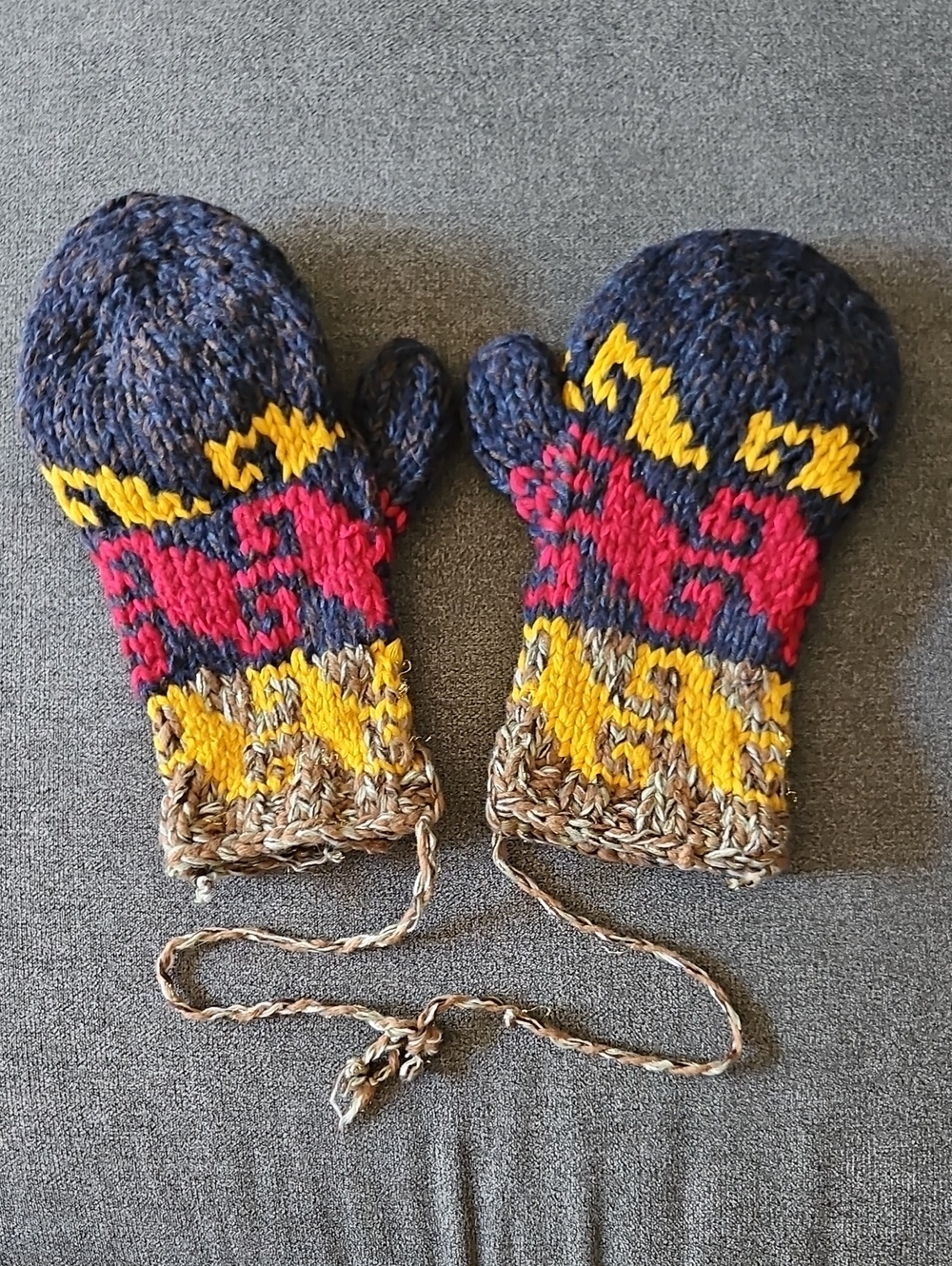 Vintage Handmade Thick Knit Convertible Glittens Flip Mittens String GUC